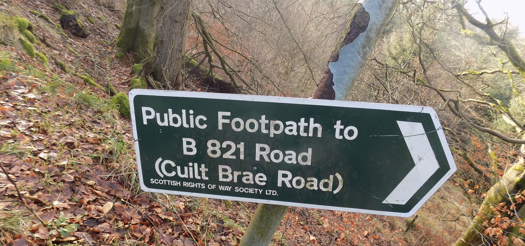 Signpost on path to Coult Brae