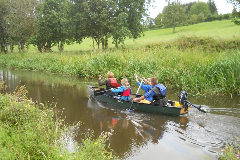 Canoists on the Union Canal at Linlithgow