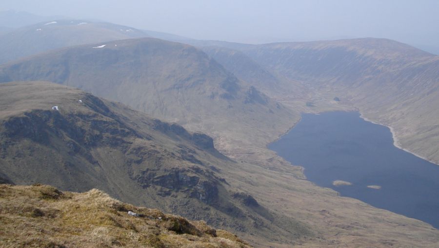Sron a'Choire Chnapanich ( 837m, 2746ft ) above Loch an Daimh from Stuchd an Lochain