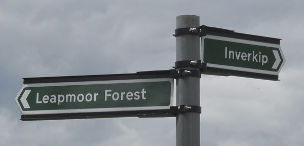 Signpost near the Daff Reservoir