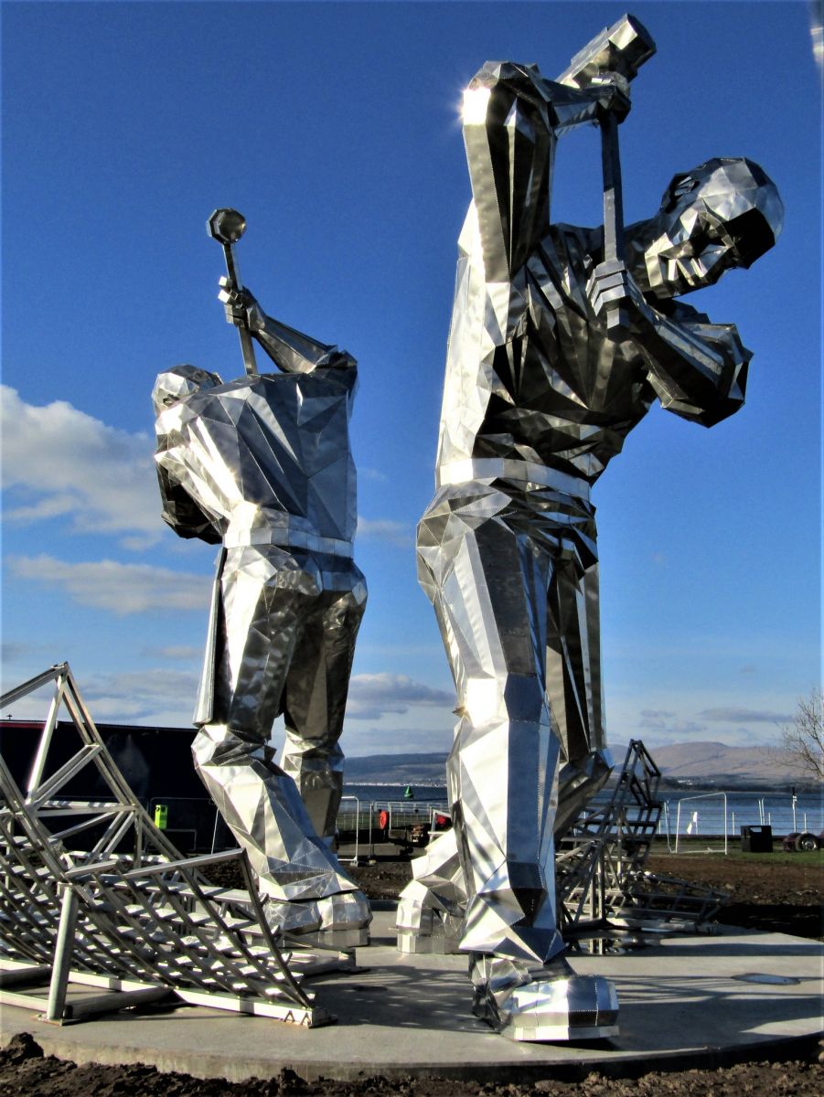 Shipbuilders Scculpture at Port Glasgow