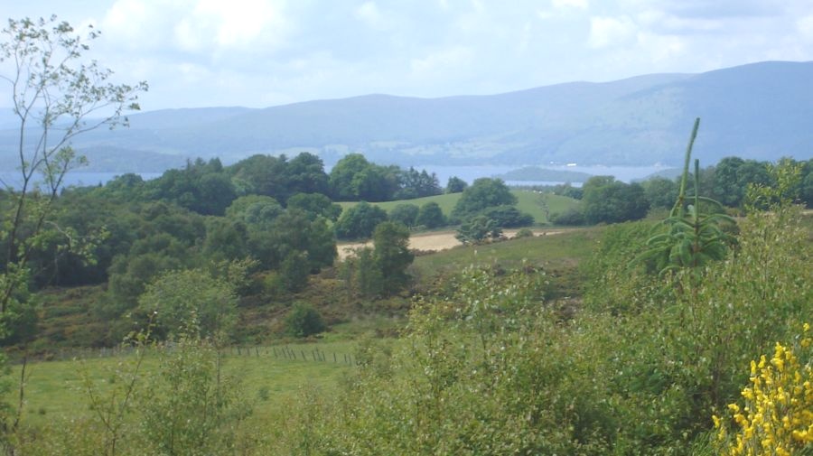 The West Highland Way - Loch Lomond on approach to Drymen
