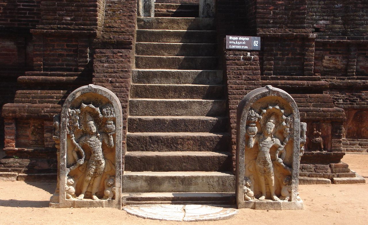Hindu Icons at Menik Vihara in Polonnaruwa