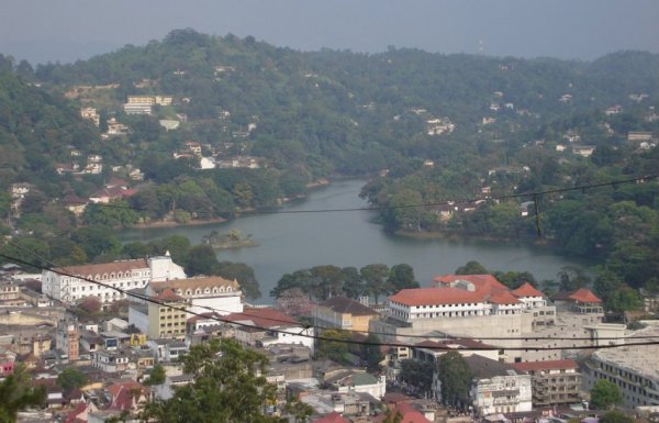 Photo Gallery of the city of Kandy in central Sri Lanka