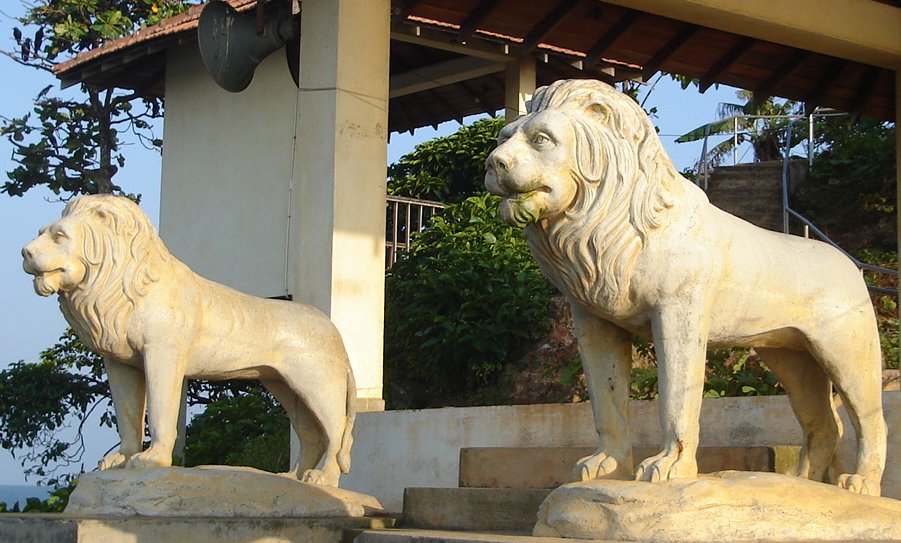 Lion Statues at Parey Duwa Buddhist Temple