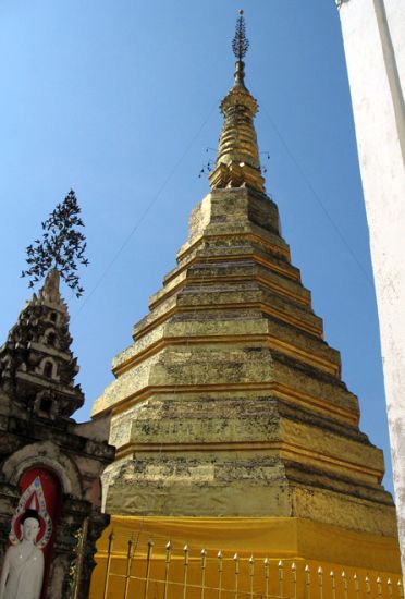 Phra That Cho Hae Chedi in Phrae