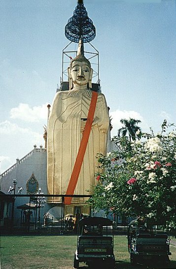 Standing Buddha ( Luang Pho To , Phrasiariyametri ) at Wat Intharawihan in Bangkok