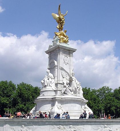 Victoria memorial outside Buckingham Palace in London