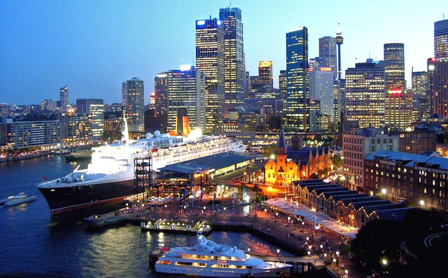 QEII ( RMS Queen Elizabeth 2 ) in Sydney, Australia