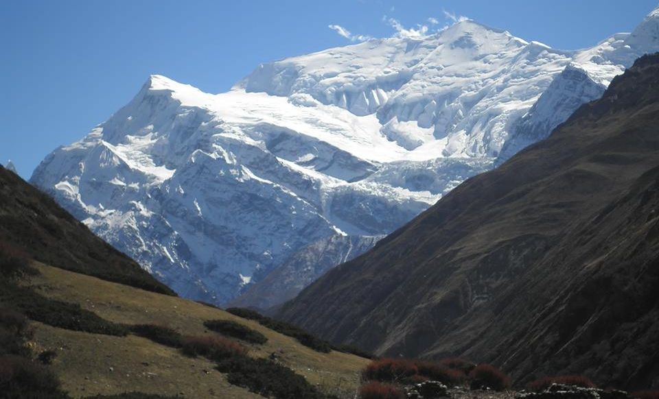 Annapurna Himal on ascent from Manang to Tharong La