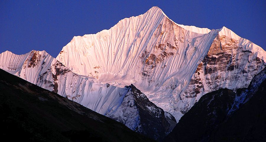 Mt.Ganshempo ( Ganchempo ) on ascent to Yala