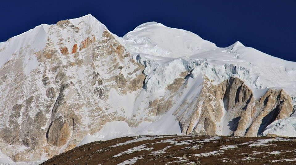 Larkya La Peak above the Larkya La