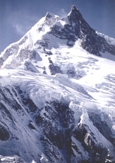 Manaslu on ascent to Larkya La