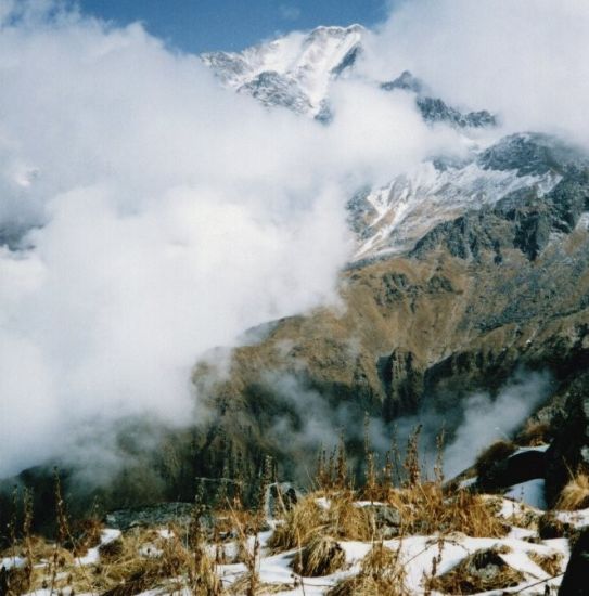 Mardi Himal on ascent to Macchapuchre Base Camp