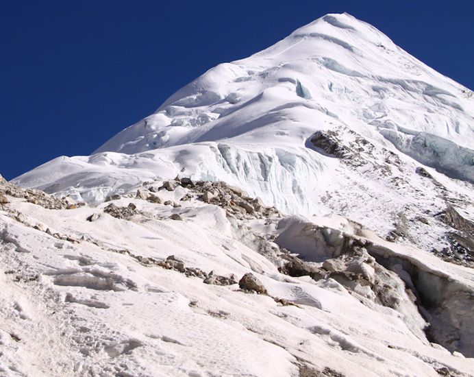 Parchamo from below Trashe Labtse