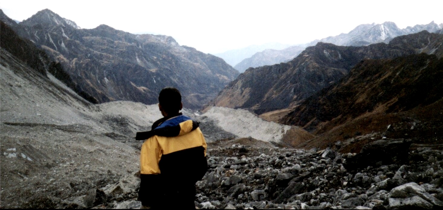 View down the Bigphero Lo Glacier