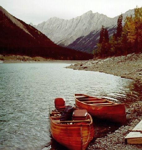 Medecine Lake, Jasper National Park, Alberta, Canada