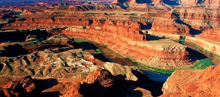 Horseshoe Bend in Colorado River from Dead Horse Point on " Island in the Sky "