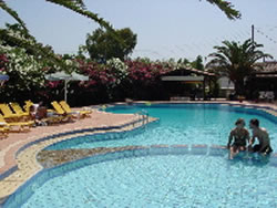 http://www.lefka-apartments.gr 