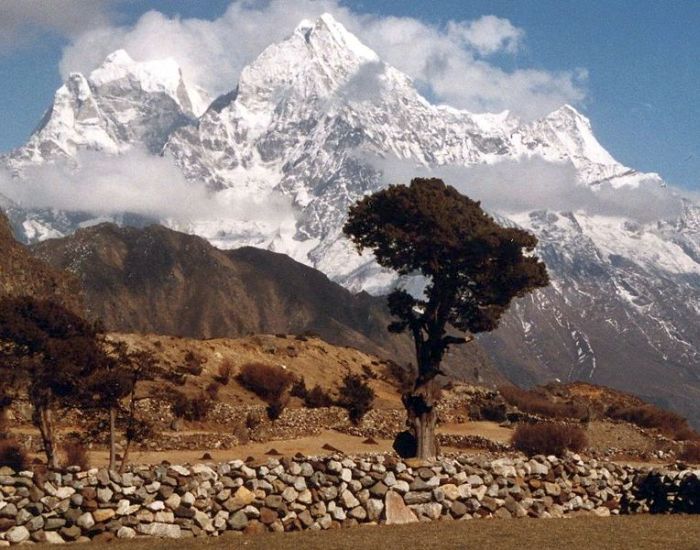 Kantaiga and Thamserku from Thame Village