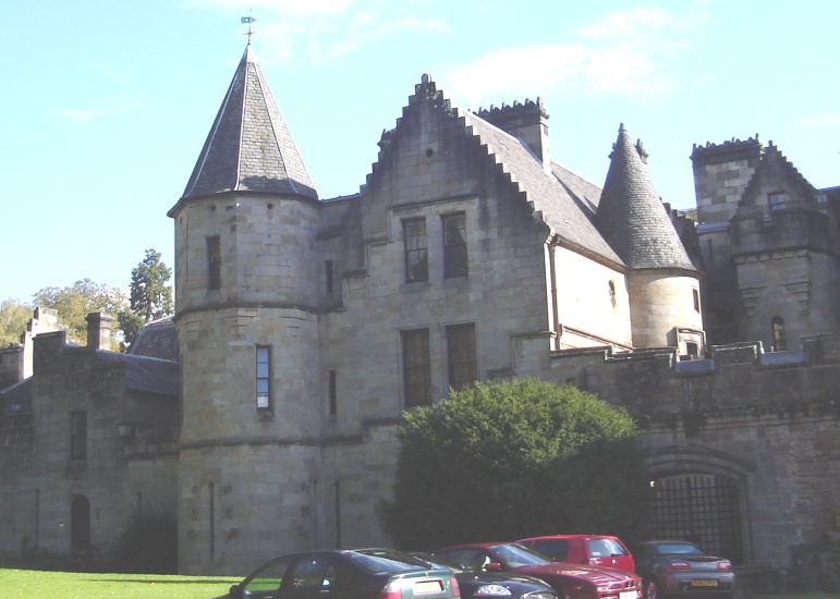 Entrance to Dalzell Castle