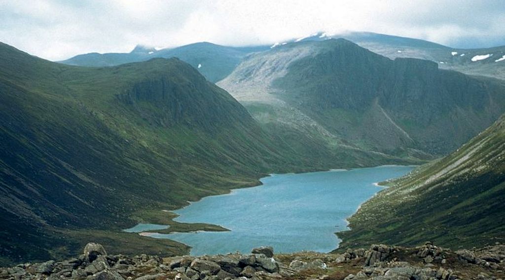 Beinn Mheadhoin above Loch Avon ( A'an ) in the Cairngorms