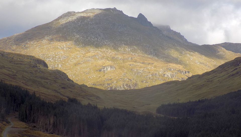 Ben Arthur ( The Cobbler ) on descent from Beinn Reithe