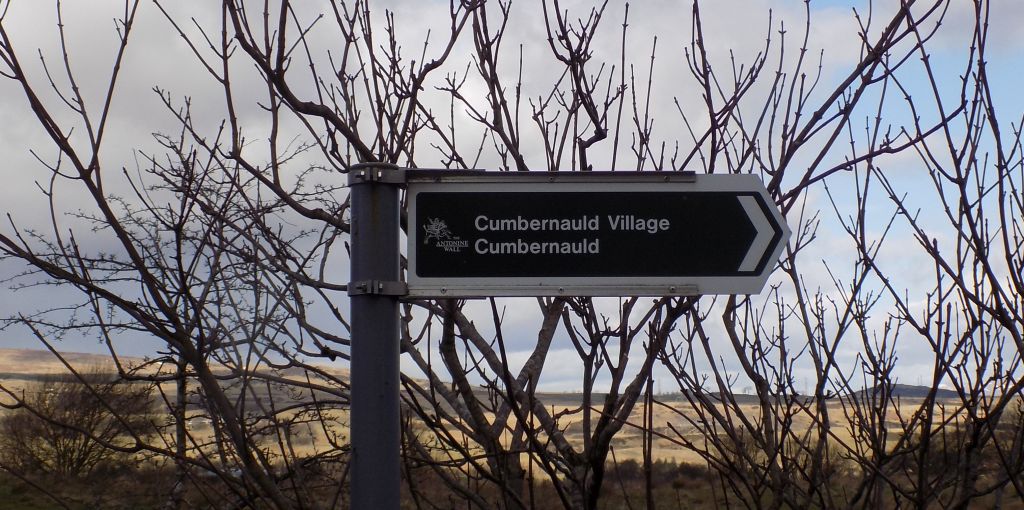 Signpost on route from Cumbernauld to Croy