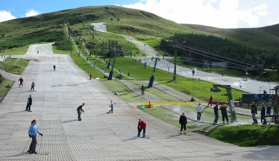 Hillend Ski Slope / Midlothian Snow Sport Centre in Scotland