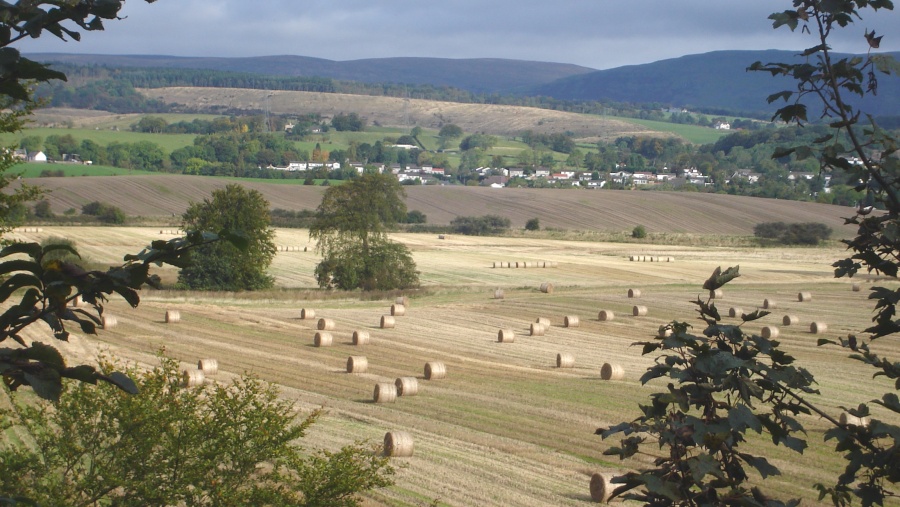 Torrance beneath the Kilsyth Hills