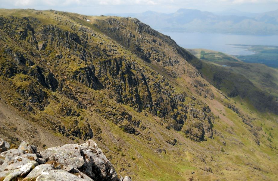 Cliff Walls of corrie beneath the NE Ridge of Fraochaidh