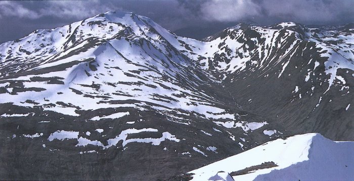 Sgurr A'Mhaoraich from Gairich 