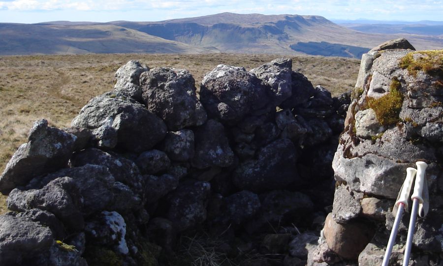 Earl's Seat in the Campsie Fells from trig point on Stronend ( 1677ft, 511m )