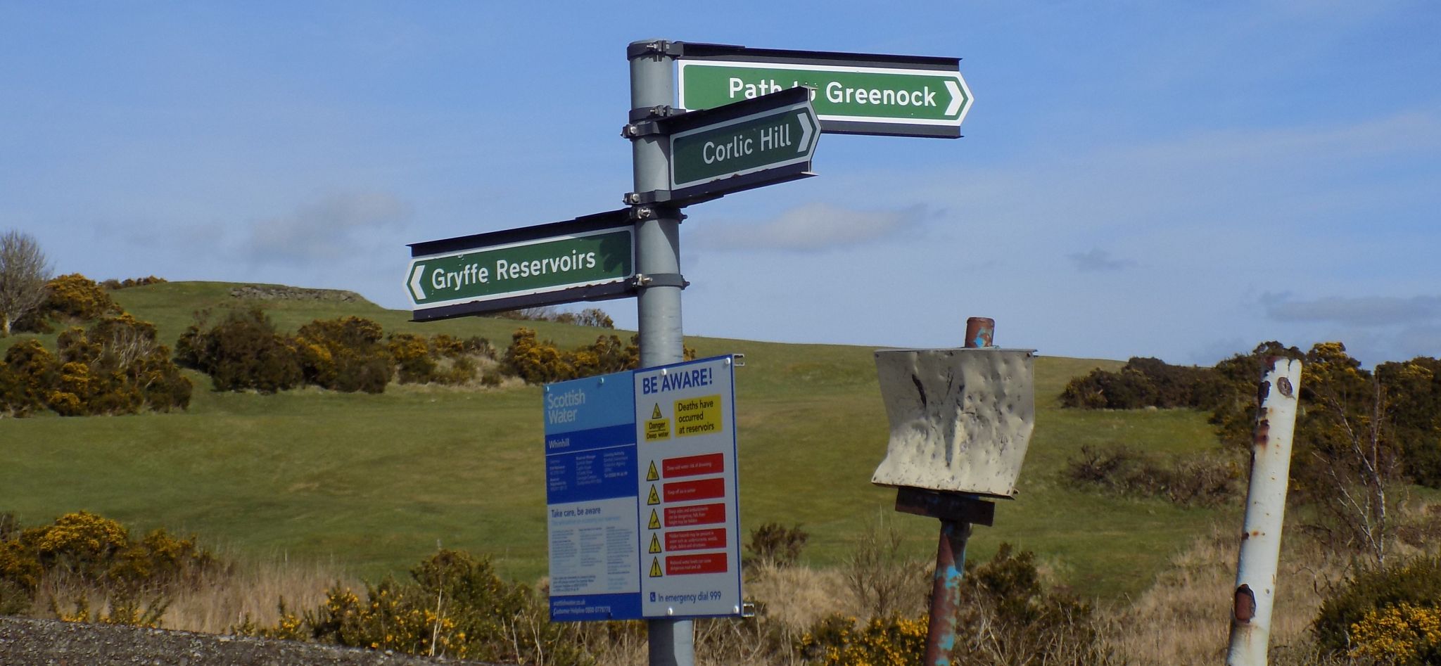 Signpost at Whinhill Reservoir