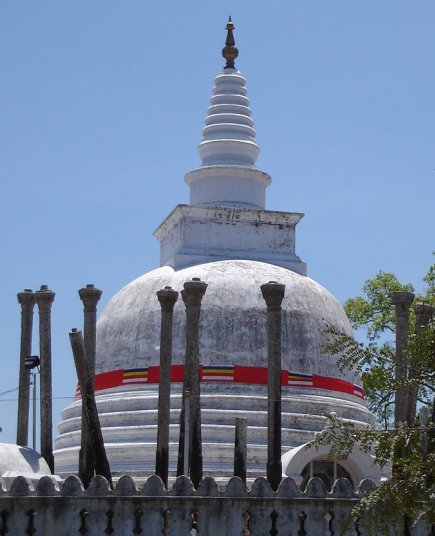 Thuparama Dagoba - the oldest in Anuradhapura