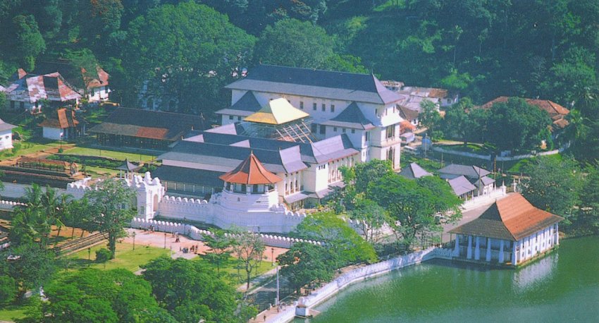 Sri Dalada Maligawa ( Temple of the Tooth ) in Kandy in central Sri Lanka