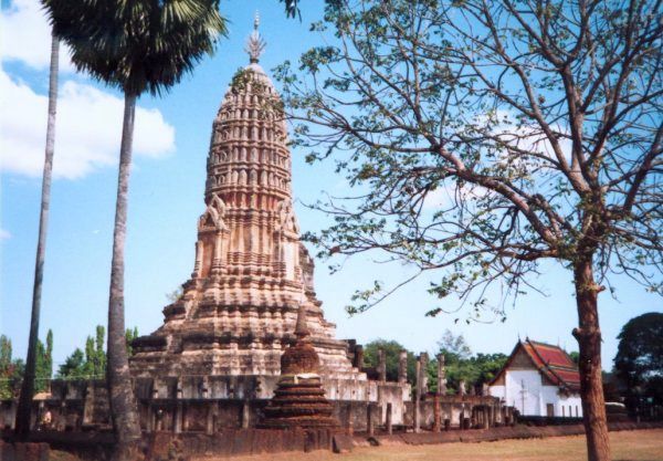 Wat Phra Si Rattana Mahathat Chaliang in Si Satchanalai Historical Park in Northern Thailand