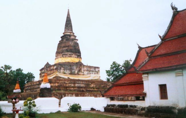 Wat Boromathat in Uttaradit in Northern Thailand