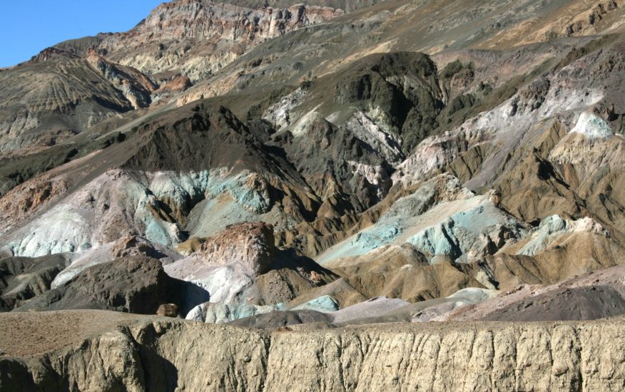 Colourful rocks in the Artist's Palette in Death Valley