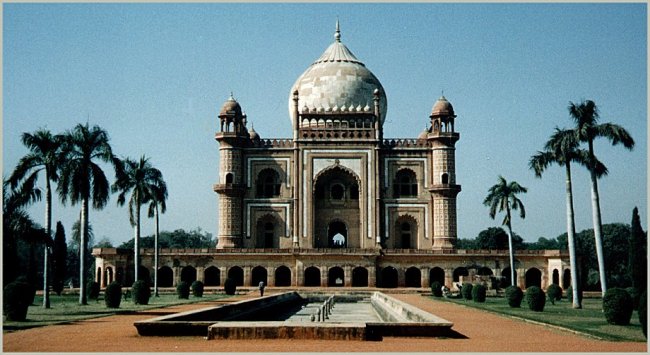 Maghul Temple in Delhi - a fore runner of the Taj Mahal