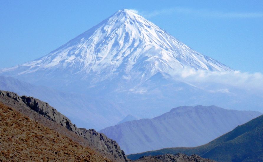 Photographs and map of Mount Damavand - the highest mountain in Iran